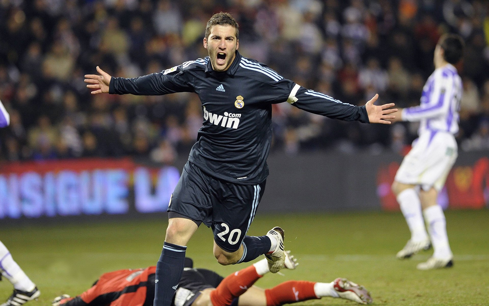 开云体育app-足改拍的平行宇宙,瑞典队球拍横扫法国队,林高远跨界带队取胜