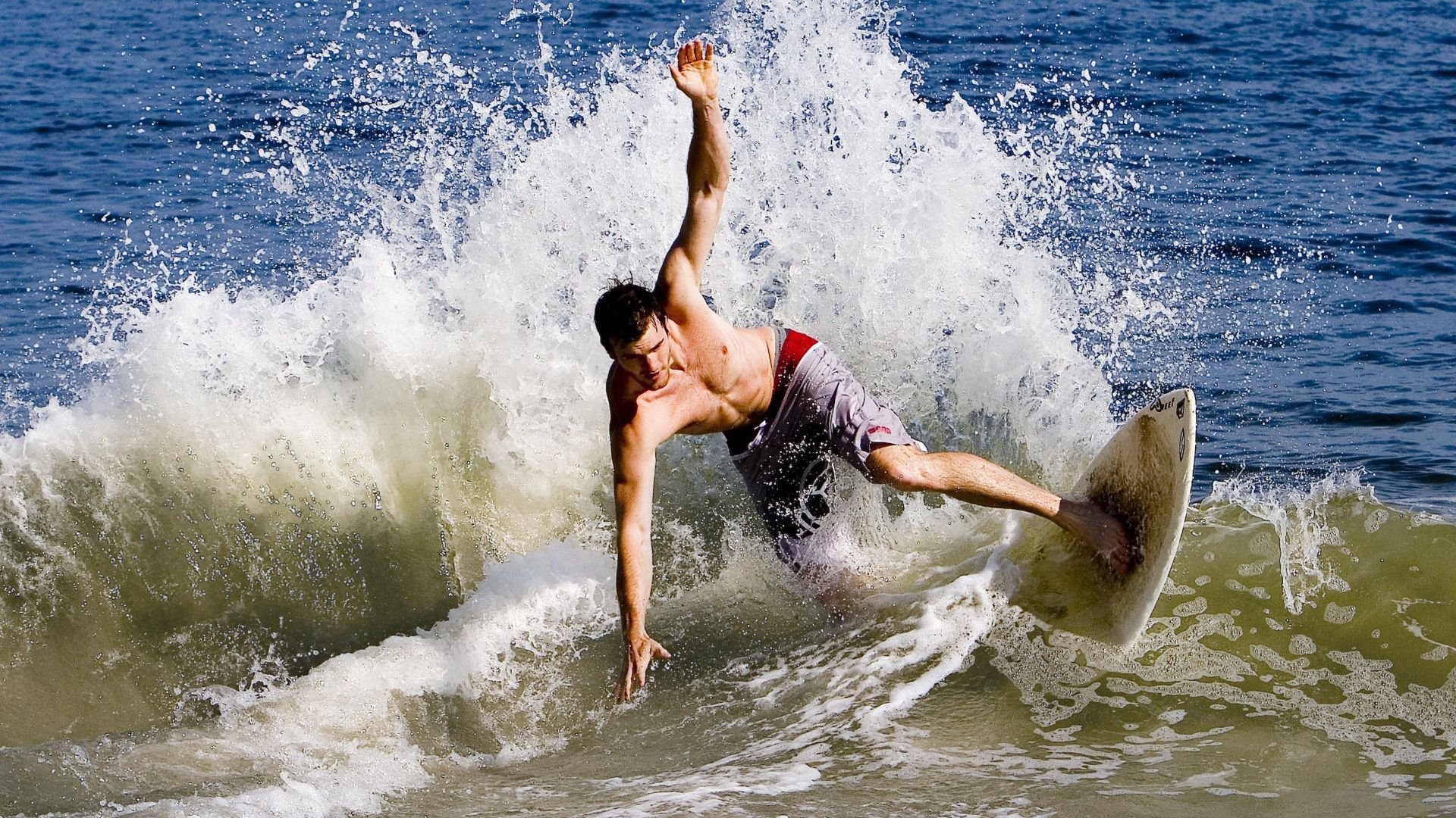 开云体育官网-时光的褶皱里,当广东队横扫凯尔特人,周琦统治了谁的宇宙?